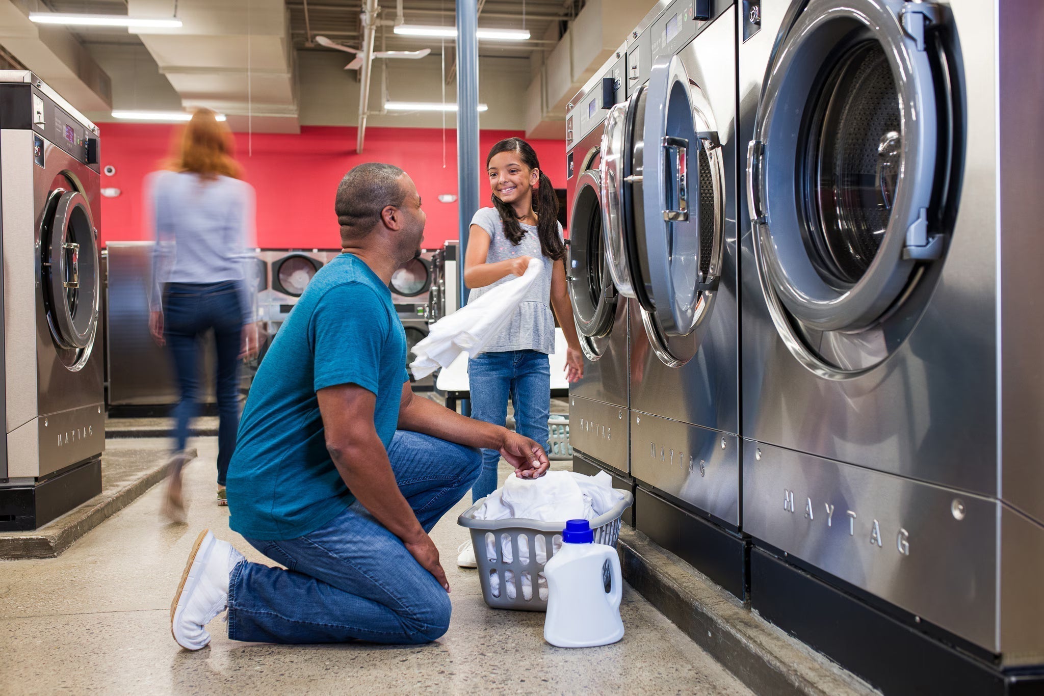 The Ultimate Guide to Coin-Operated Laundry Machines & Top Commercial Brands